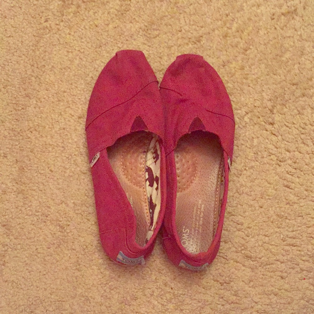 Maroon TOMS